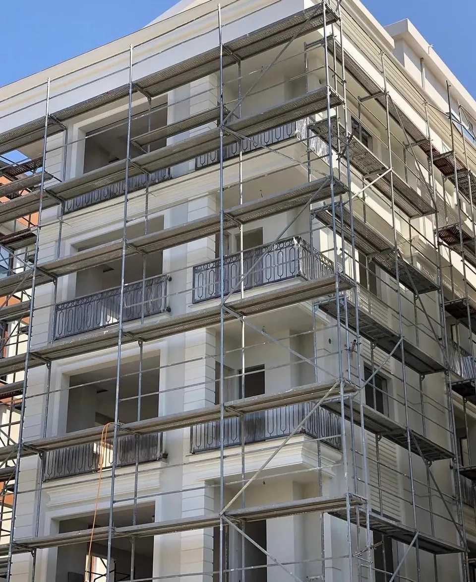 Adatepe İnci Köşk Apartmanı — Dış cephe uygulama aşaması