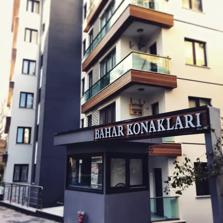 Bahar Konakları — Bahar Konakları giriş bölümü