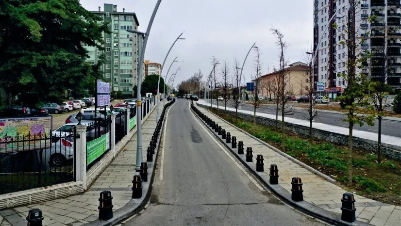 Beylikdüzü Atatürk Bulvarı — Atatürk Bulvarı gündüz görünümü