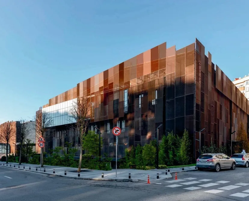 Atatürk Kültür ve Sanat Merkezi — Merkezin dış cephesi
