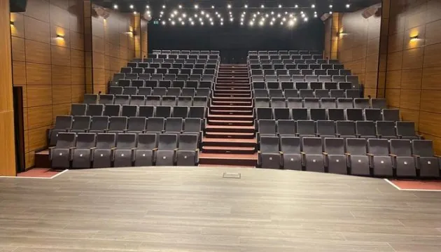 Maltepe Yaşar Kemal Kültür Merkezi — Konferans salonu
